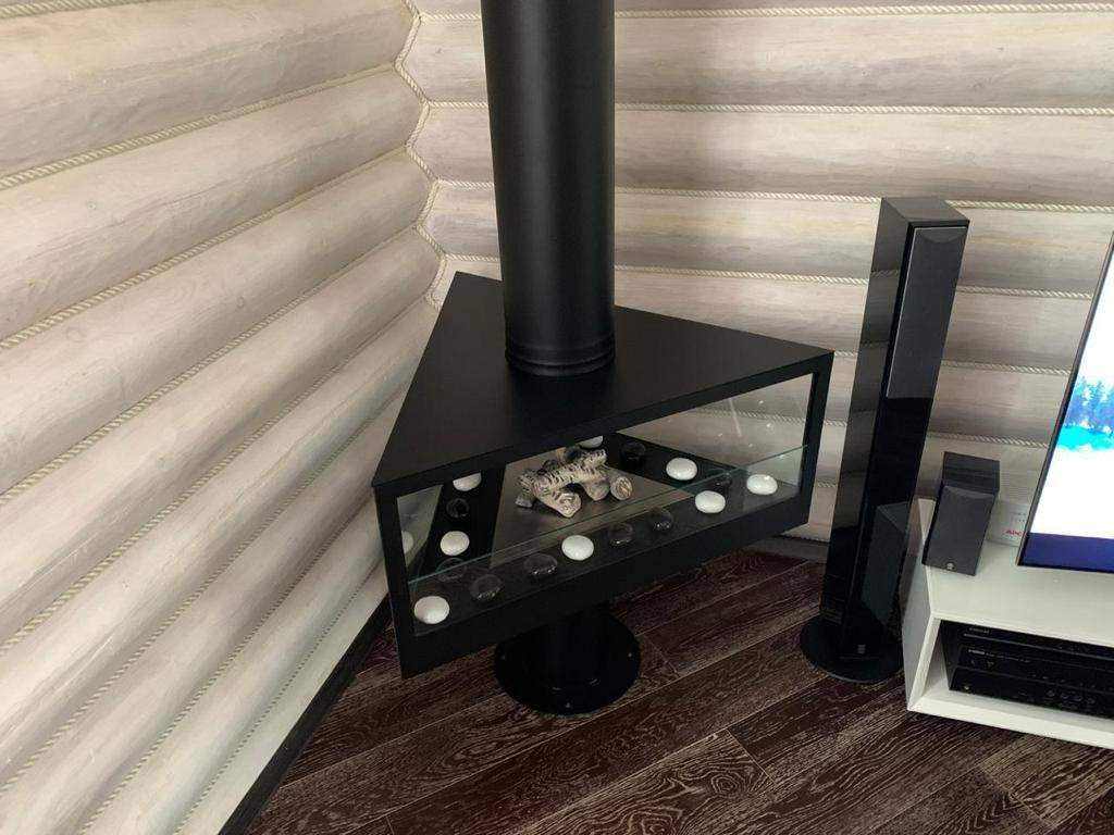 Угловой биокамин с дымоходом по индивидуальным размерам